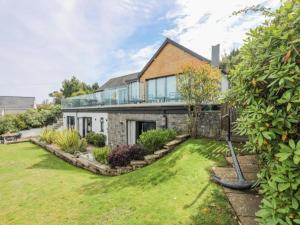 Maisons de vacances Stone House in Plougasnou near Sandy Beach, cleaning included : photos des chambres