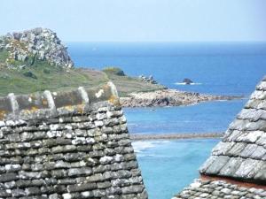 Maisons de vacances Stone House in Plougasnou near Sandy Beach, cleaning included : photos des chambres