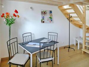 Maisons de vacances Stone House in Plougasnou near Sandy Beach, cleaning included : photos des chambres