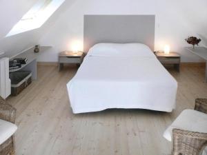 Maisons de vacances Stone House in Plougasnou near Sandy Beach, cleaning included : photos des chambres