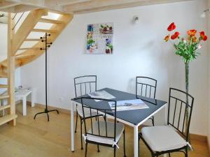 Maisons de vacances Stone House in Plougasnou near Sandy Beach, cleaning included : photos des chambres