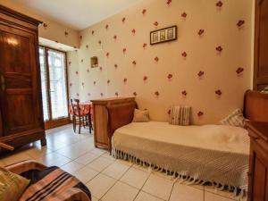 Maisons de vacances Charming Family Retreat in Loubejac, cleaning included : photos des chambres