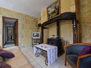 Maisons de vacances Charming Family Retreat in Loubejac, cleaning included : photos des chambres