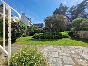 Maisons de vacances Holiday Home Locquirec by Sandy Beach, cleaning included : photos des chambres