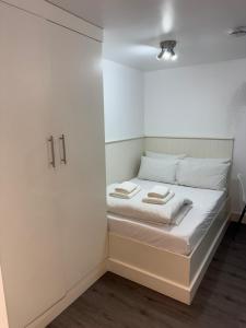 Modern Studio Flat by Belsize Park Station