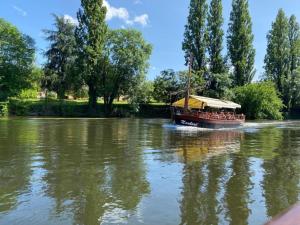 Maisons de vacances Cottage in Vezac with Pool & River Nearby : photos des chambres