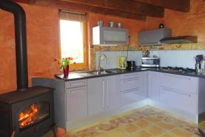 Maisons de vacances Stone House near Rosa Granite Coast, cleaning included : photos des chambres