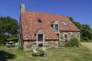 Maisons de vacances Stone House near Rosa Granite Coast, cleaning included : photos des chambres