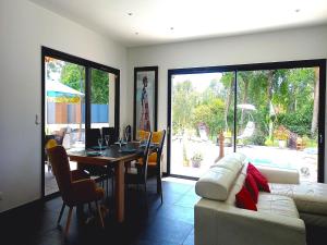 Maisons de vacances House in Margaux with Saltwater Pool & Vineyards, cleaning included : photos des chambres