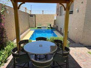 Villa-Appart Sara, superbe jardin & piscine privée