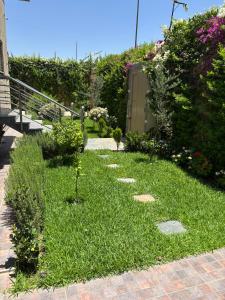 Villa-Appart Sara, superbe jardin & piscine privée