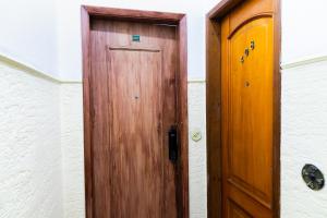 LEBLON PRAIA LAGOA 2 QUARTOS PROXIMO DA PRAIA E DA LAGOA na Bartolomeu Mitre