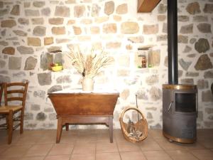 Maisons de vacances Cozy Family Home in Saint-Pons, cleaning included : photos des chambres