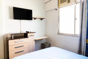 LEBLON PRAIA LAGOA 2 QUARTOS PROXIMO DA PRAIA E DA LAGOA na Bartolomeu Mitre