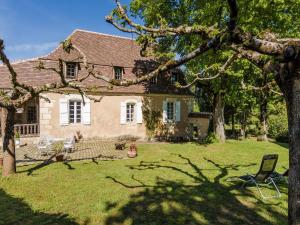 Maisons de vacances Ritzy Mansion in Sourzac with Tennis Court : photos des chambres
