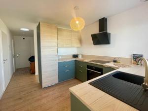 Maisons de vacances Maison neuve 3 chambres, 6 couchages, entre mer et campagne, acces bourg a pied, WIFI - FR-1-231-329 : photos des chambres