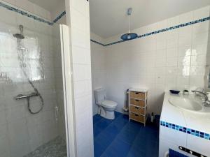 Maison spacieuse avec jardin, proche forêt et plage, 3 chambres, équipements de loisirs, parking privé - FR-1-323-435