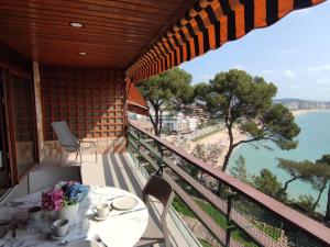 Apartamento en Complejo Eden Mar con Vistas al Mar, 3 Piscinas y Acceso a Playas - ES-209-25