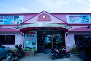 Tropical Place Hotel by RedDoorz