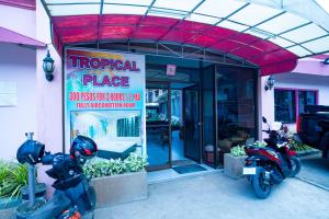 Tropical Place Hotel by RedDoorz