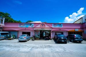 Tropical Place Hotel by RedDoorz