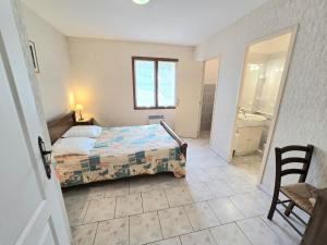 Maisons de vacances Maison spacieuse avec piscine privee au coeur du Perigord Noir, proche sites touristiques majestueux - FR-1-616-254 : photos des chambres