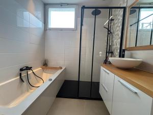 Appartements Superbe appartement 2 chambres, a deux pas du centre - FR-1-239-1128 : photos des chambres