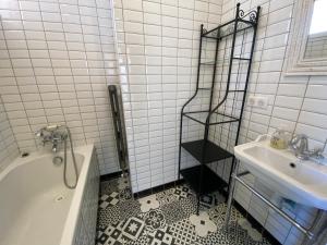 Duplex T3 rénové avec balcon, près de la plage - FR-1-374-239