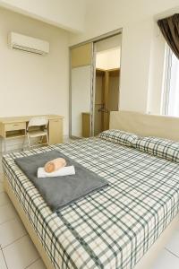 E-Tiara Apt King Size Bed 1-7pax LRT YSW Homes