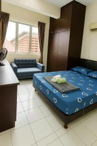 E-Tiara Apt King Size Bed 1-7pax LRT YSW Homes
