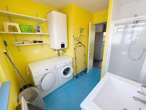 Appartements Appartement cosy a 200m de la mer, 2 chambres, centre-ville de St Pair-sur-Mer, parking inclus - FR-1-361-543 : photos des chambres
