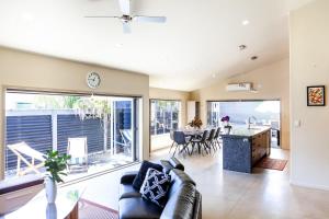 Best enjoyed with friends,the toys for fun!