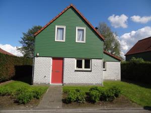 Detached Home in Zeeland near the Coast