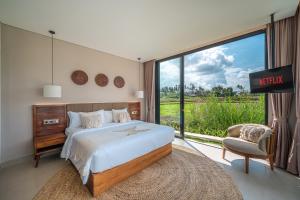 Villa Anarya - 6BR Ubud Pool Villa, Spa, Panoramic Views!