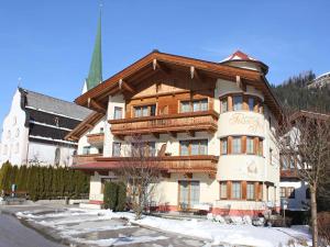 Apartment in Kaltenbach near Ski Lift, cleaning included