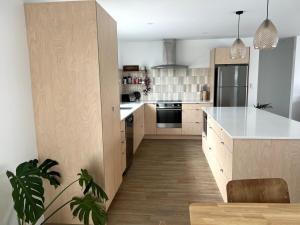 Bubbles Bach-dog friendly, close to beach & shops!