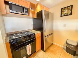 Ilikai Apt 2127 - Spacious Studio with Spectacular Ocean & Harbor Views