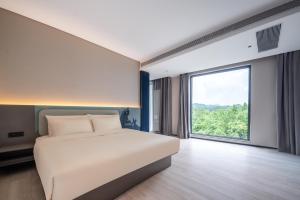 Atour Light Hotel Guangzhou Panyu Hanxi Changlong Dashi Metro Pazhou Exhibition