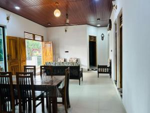 Aura Home Stay