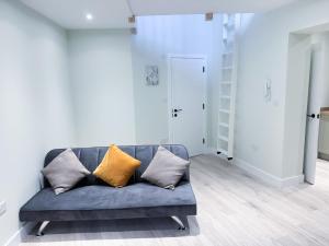 The Octavius Apartment - Huntingdon Town Centre - Designed for Contractors & Professionals - Free WiFi - Smart TV - Fully Equipped Kitchen - Ideal for Long Work Stays