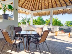 Casa Solaje - Modern Costal house 5 min from Zica