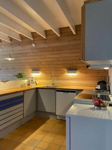 Architect-Designed Gem At The West Coast