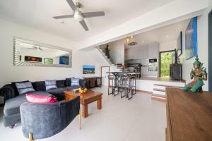 Beautiful 2BR Lakeview Apartment in Laguna