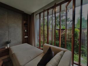 Island Escape - 2BR Tropical Villa in Seminyak