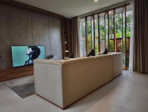 Island Escape - 2BR Tropical Villa in Seminyak