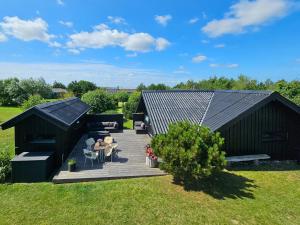 House In Nature By The Water At Langø