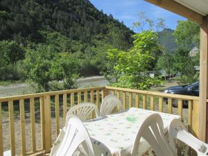 Campings Les Acacias : photos des chambres