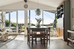 Island Weekend Home With Pastels And View