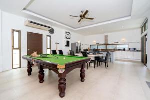 Fun & Relax Stay at Naiharn! Grand 6BR Tropical Pool Villa Oxavia near Beach