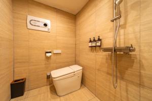 100년 전통 Hanok Stay Wolha Jeong - 5mins to Jongno Seoul 침실 2개, 침대 2개 , 화장실 2개